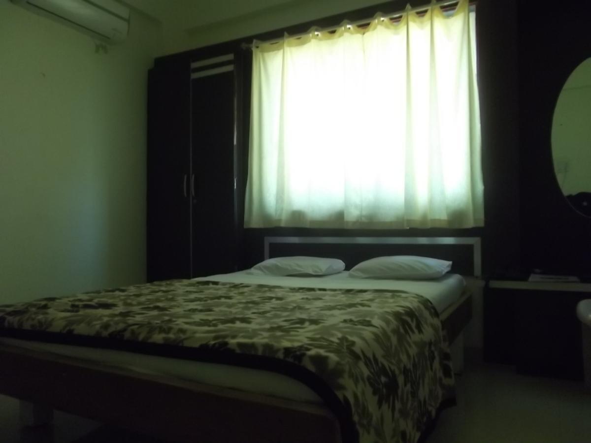 Hotel Rajyog Ranjangaon Ganpati Room photo